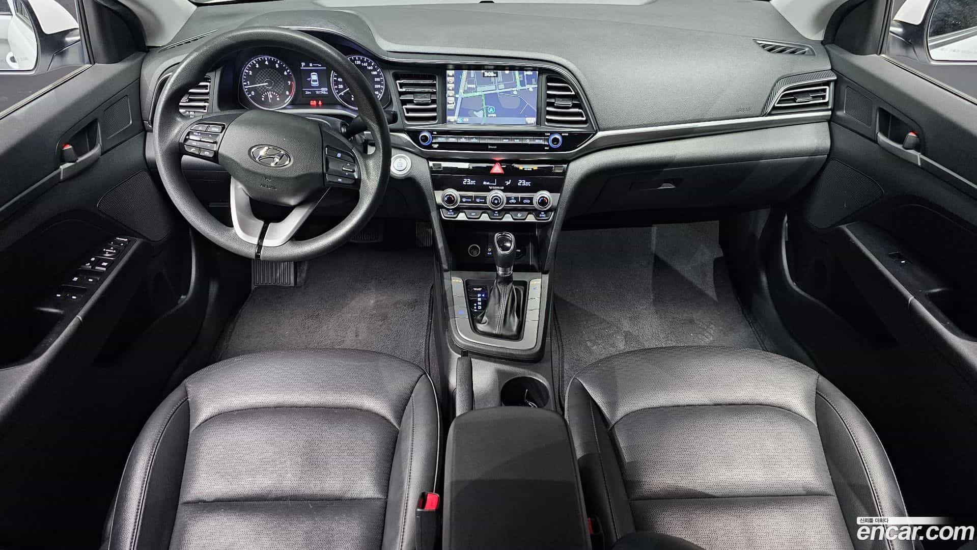 AVANTE Hyundai 2019.5-INNER-007
