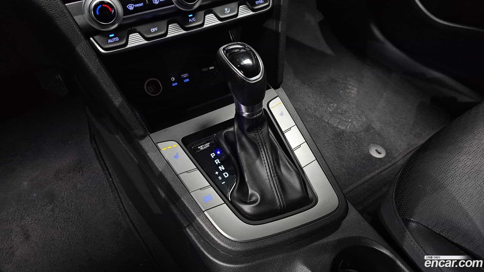 AVANTE Hyundai 2019.5-INNER-009