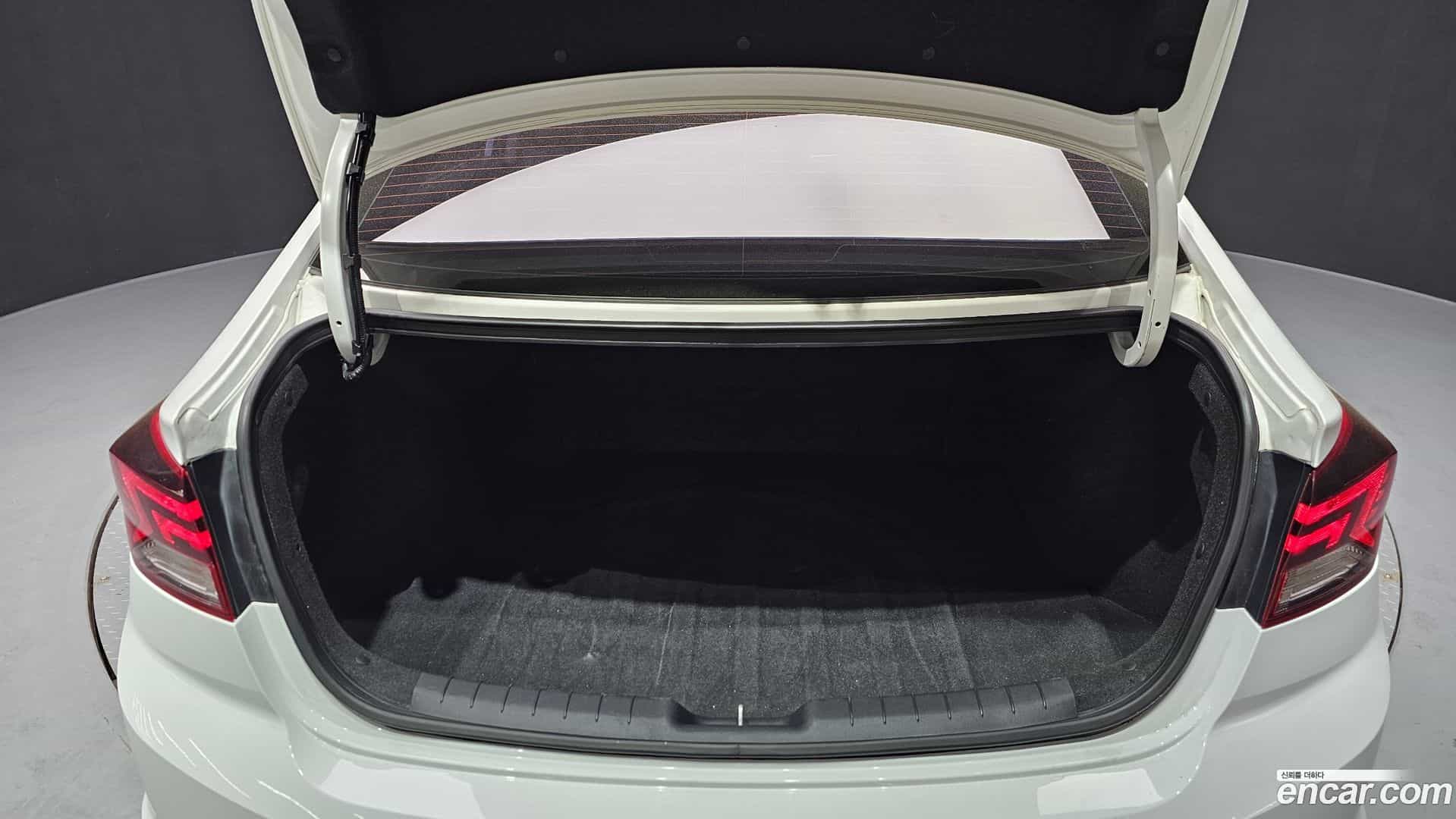 AVANTE Hyundai 2019.5-OPTION-024