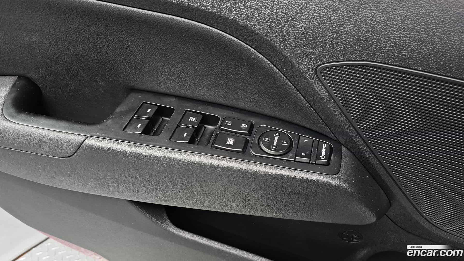 AVANTE Hyundai 2019.5-OPTION-040