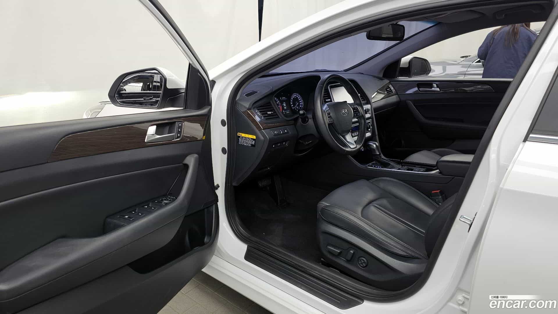 Sonata Hyundai 2019.1-INNER-010