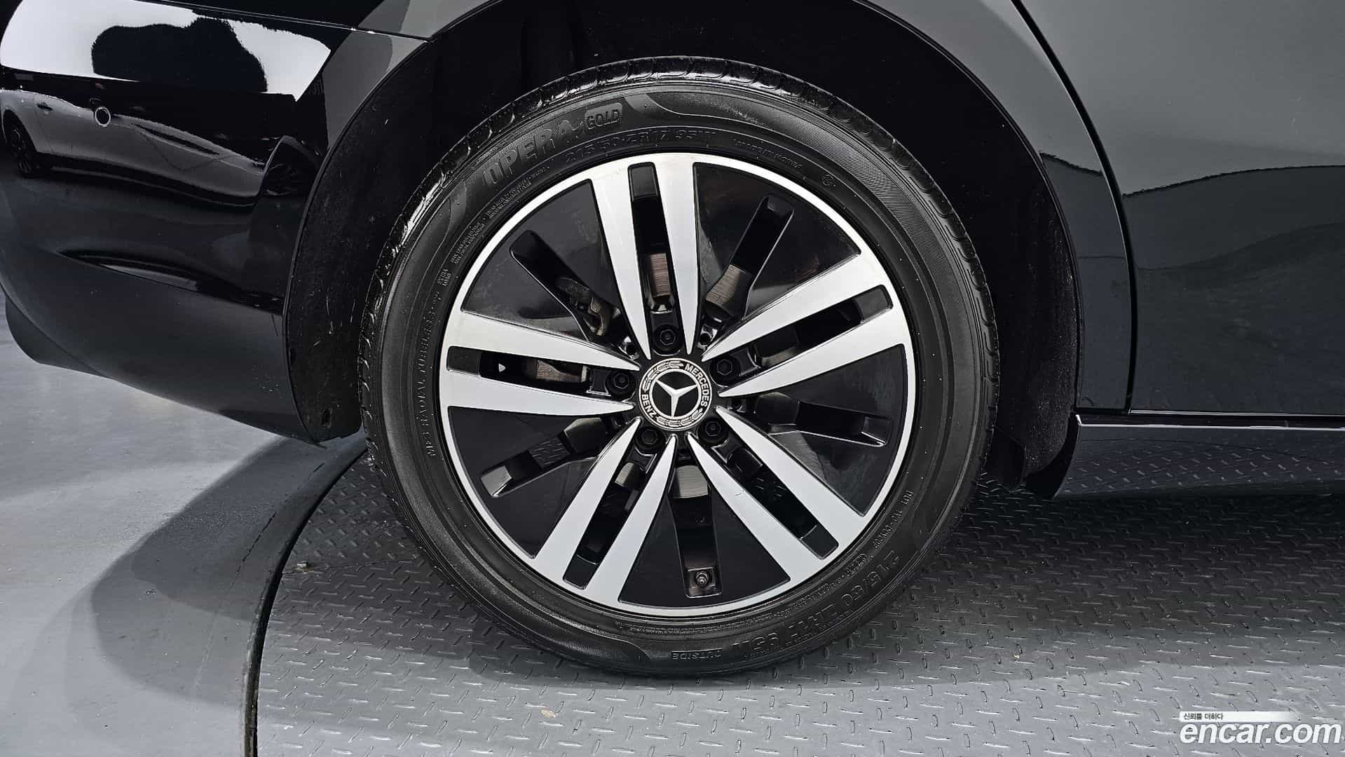 A-Class Mercedes-Benz 2022.9-OUTER-031