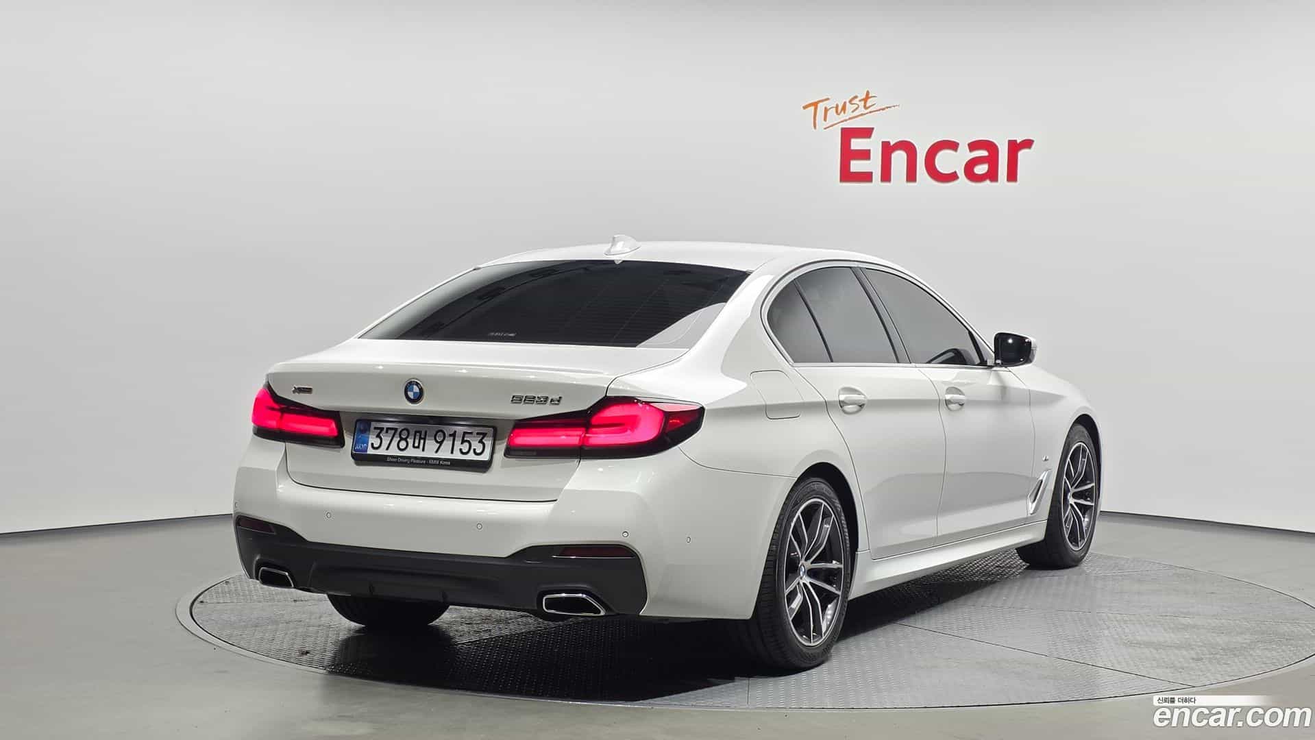 5-Series BMW 2022.8-OUTER-002