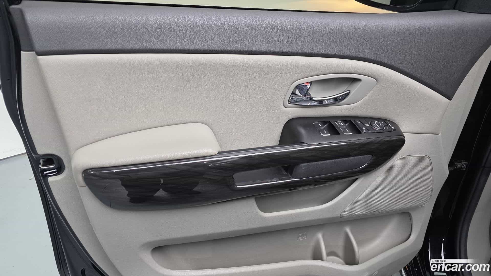 Canival Kia 2017.10-INNER-035