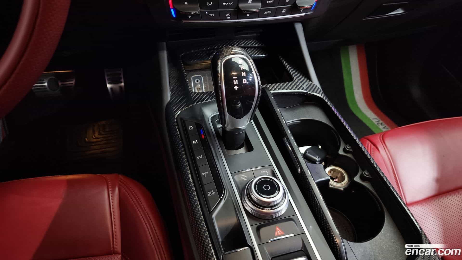 Levante Maserati 2018.0-INNER-009