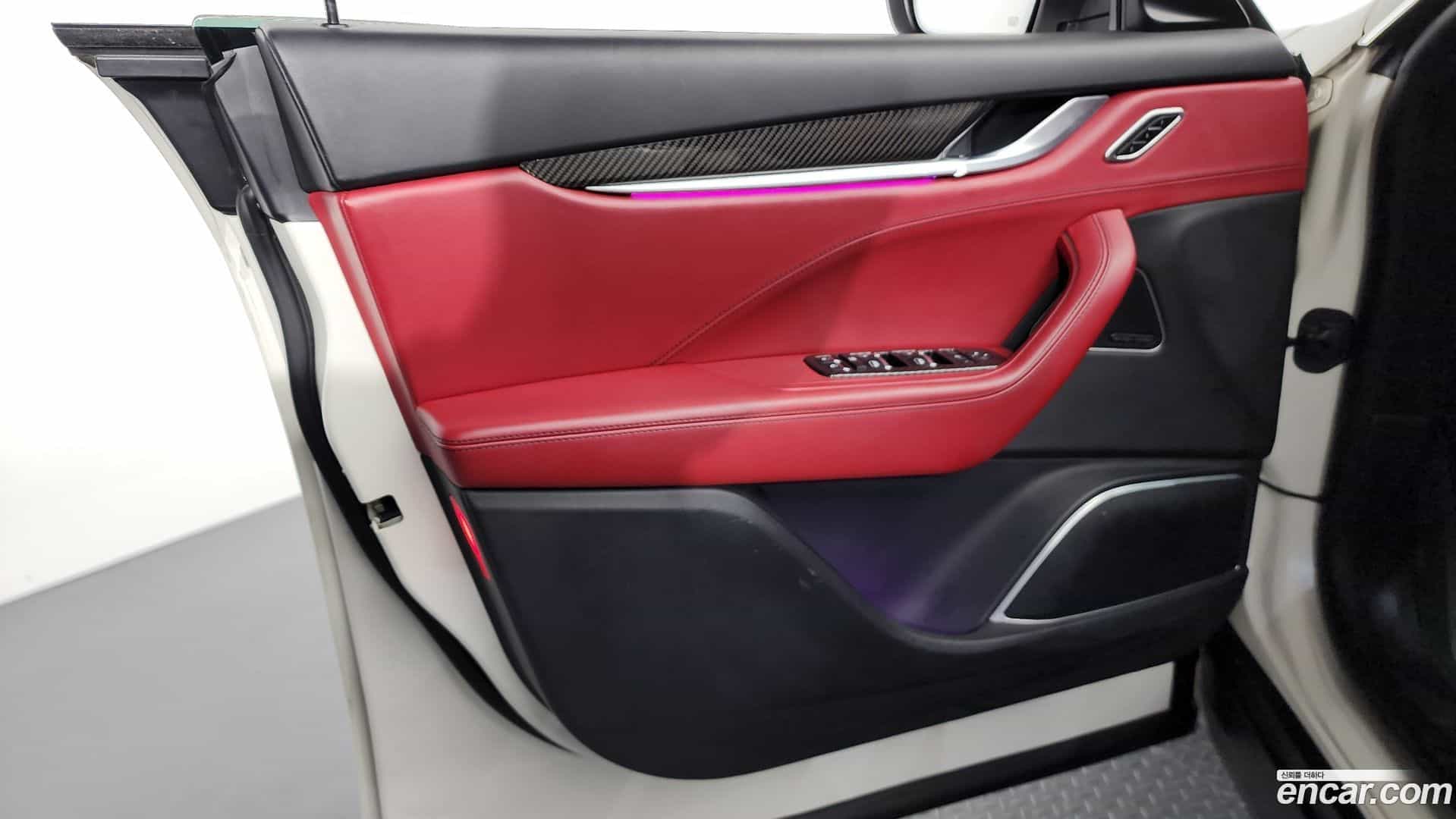 Levante Maserati 2018.0-INNER-034