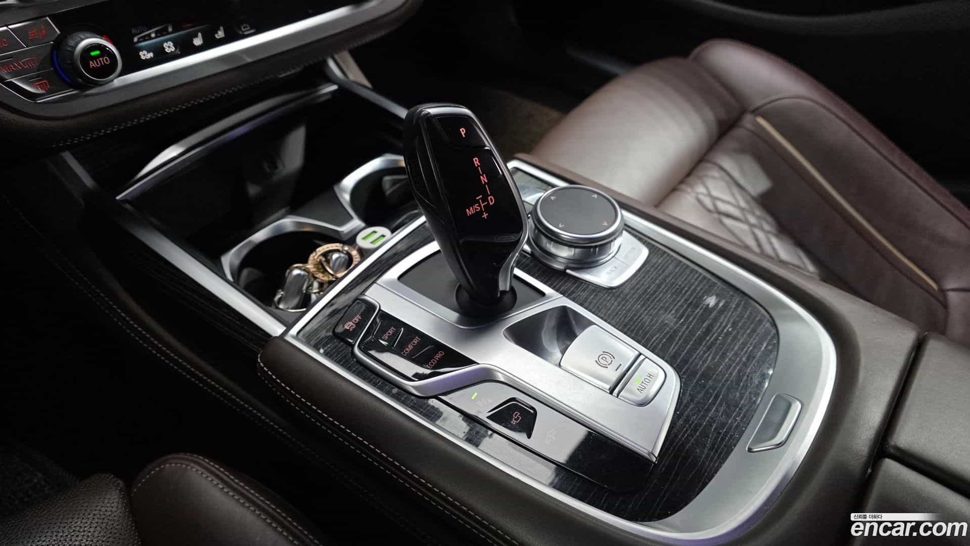 7-Series BMW 2018.11-INNER-009