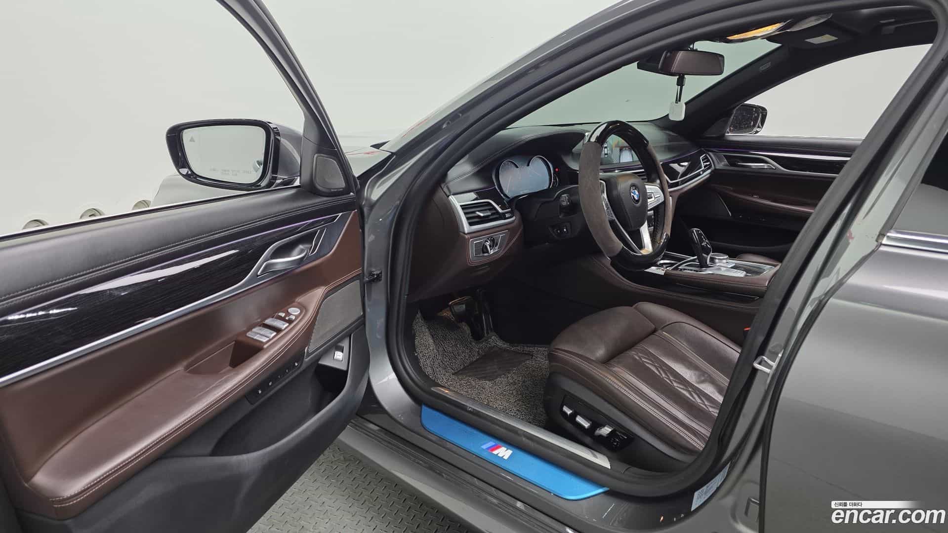 7-Series BMW 2018.11-INNER-010