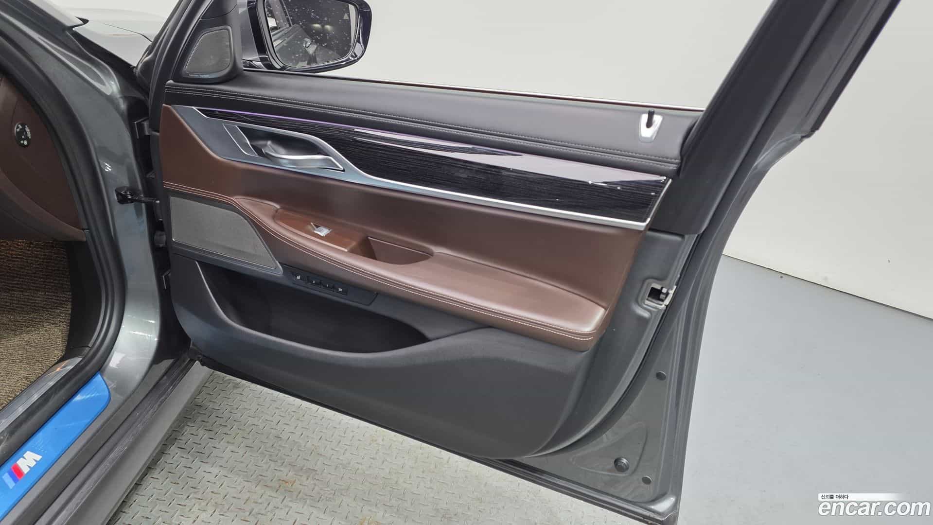 7-Series BMW 2018.11-INNER-034