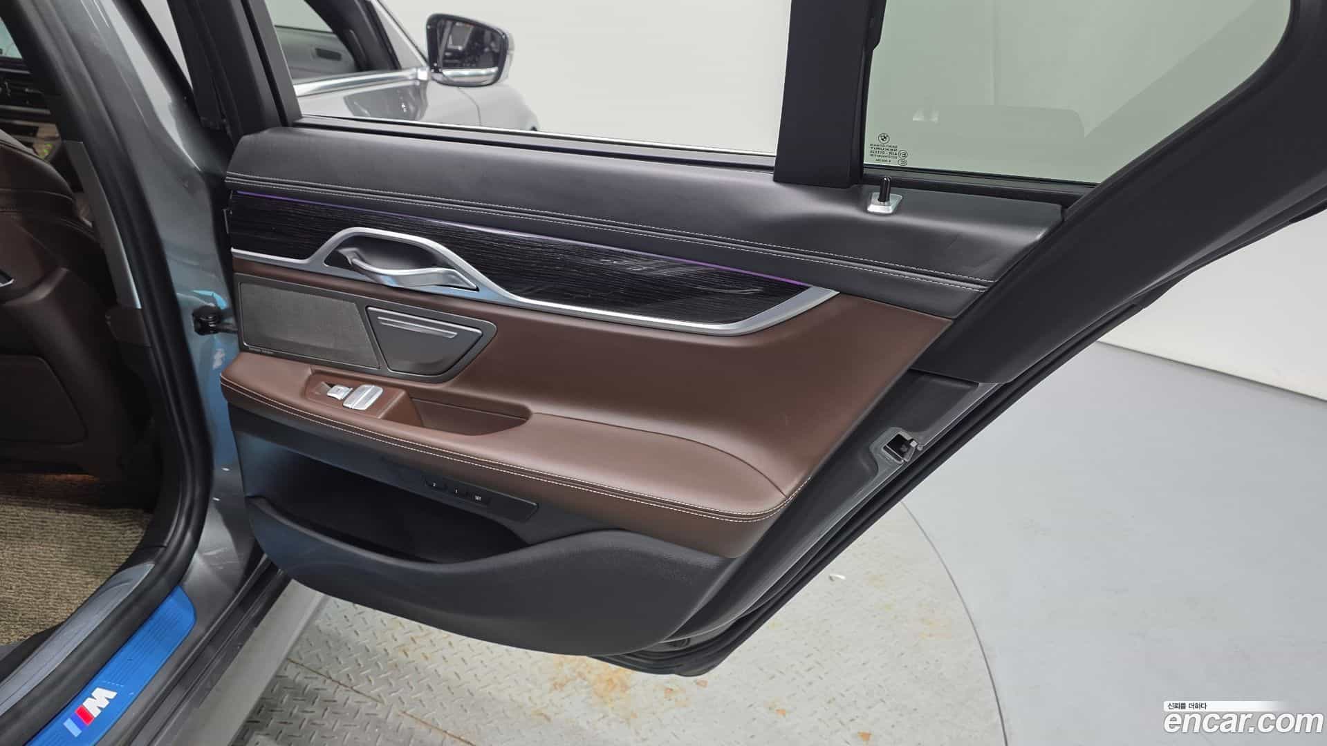 7-Series BMW 2018.11-INNER-035