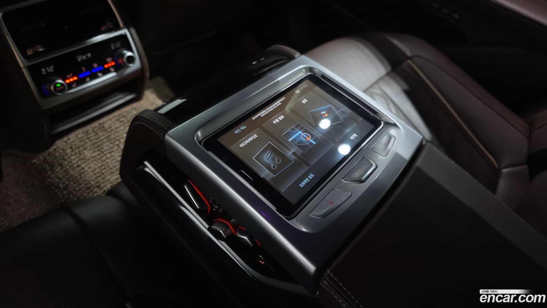 7-Series BMW 2018.11-OPTION-045