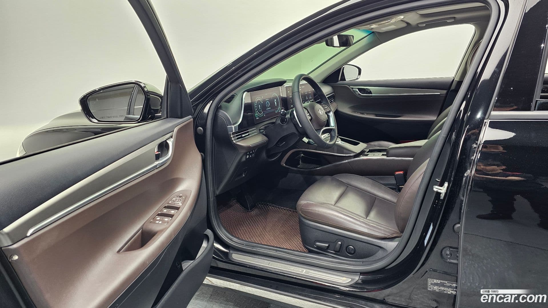 Main__Slider__Photo:Grandeur Hyundai 2022.6-9