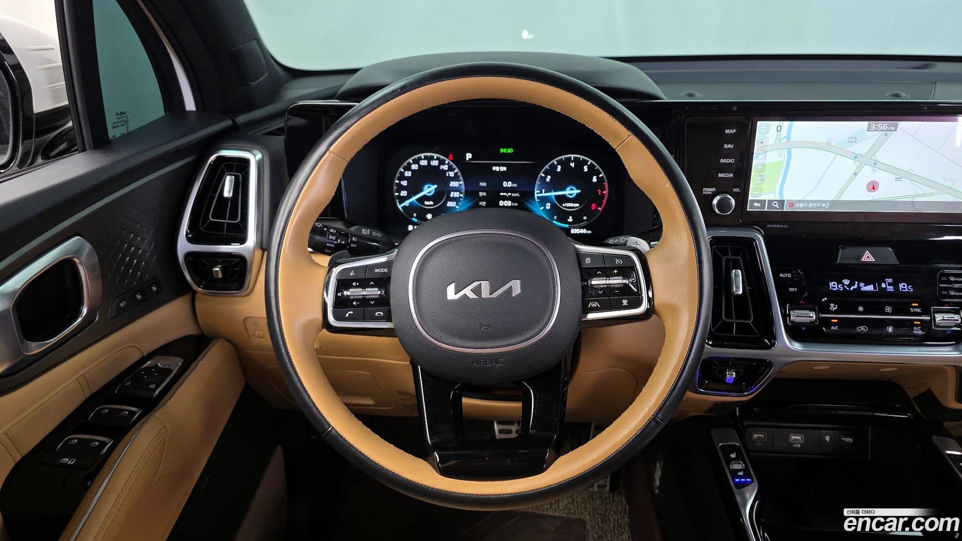 Main__Slider__Photo:Sorento Kia 2023.3-11