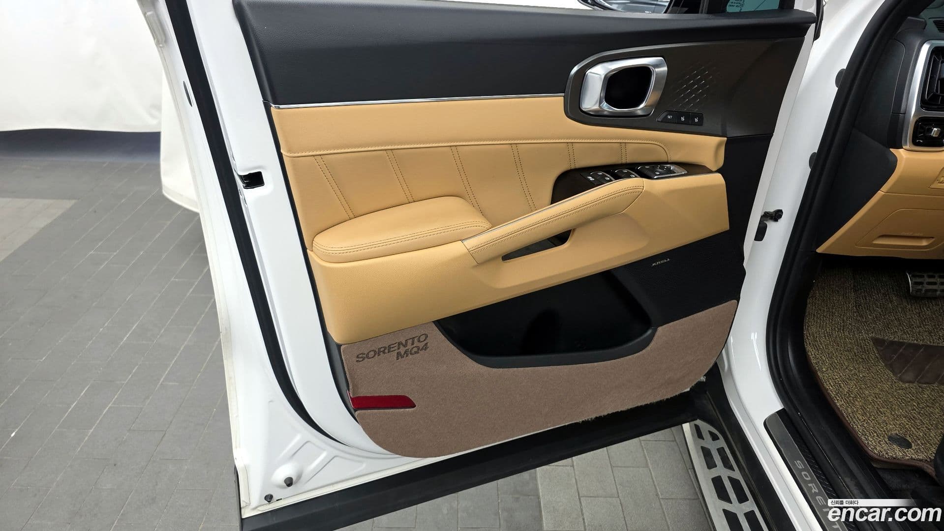 Main__Slider__Photo:Sorento Kia 2023.3-23