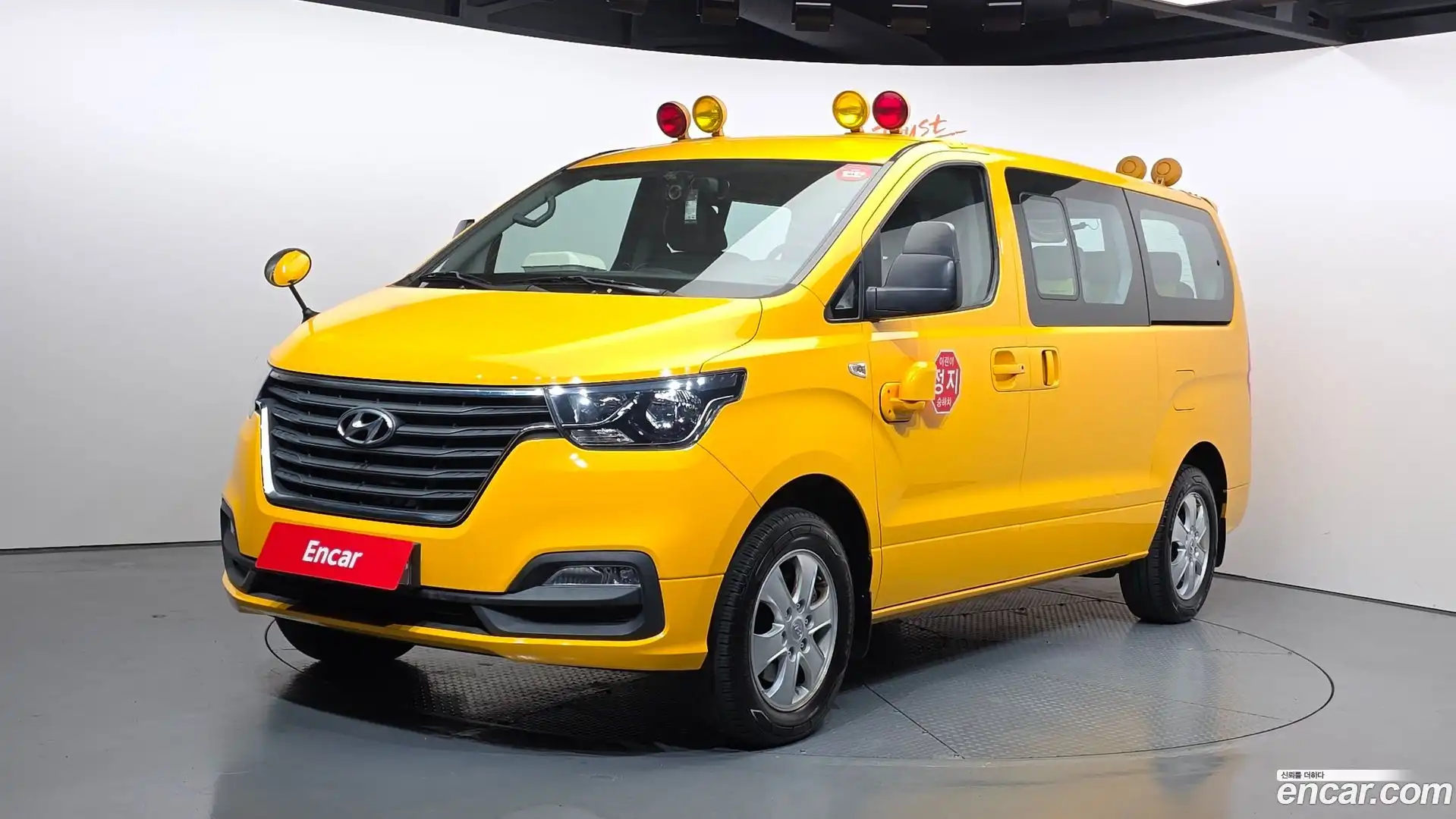 Starex Hyundai 2018.10-OUTER-001