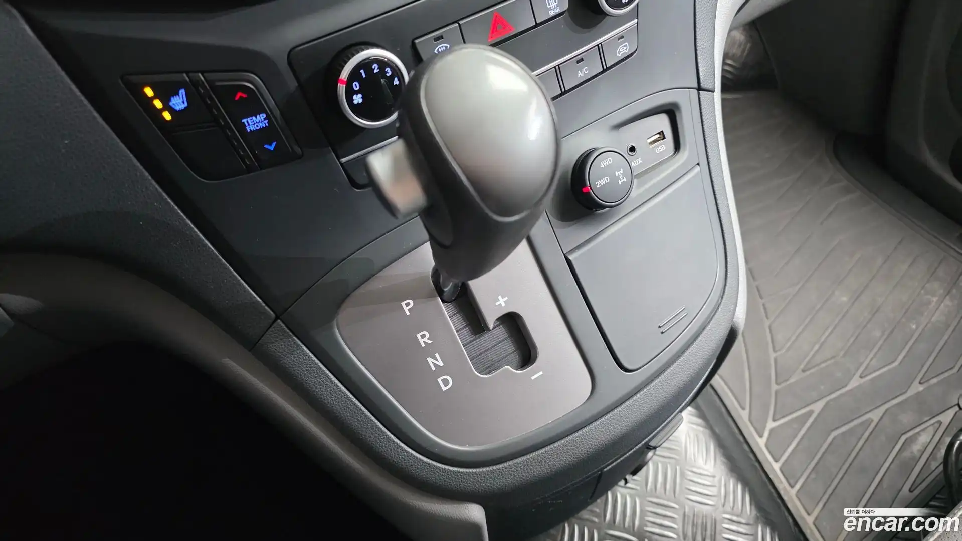 Starex Hyundai 2018.10-INNER-009
