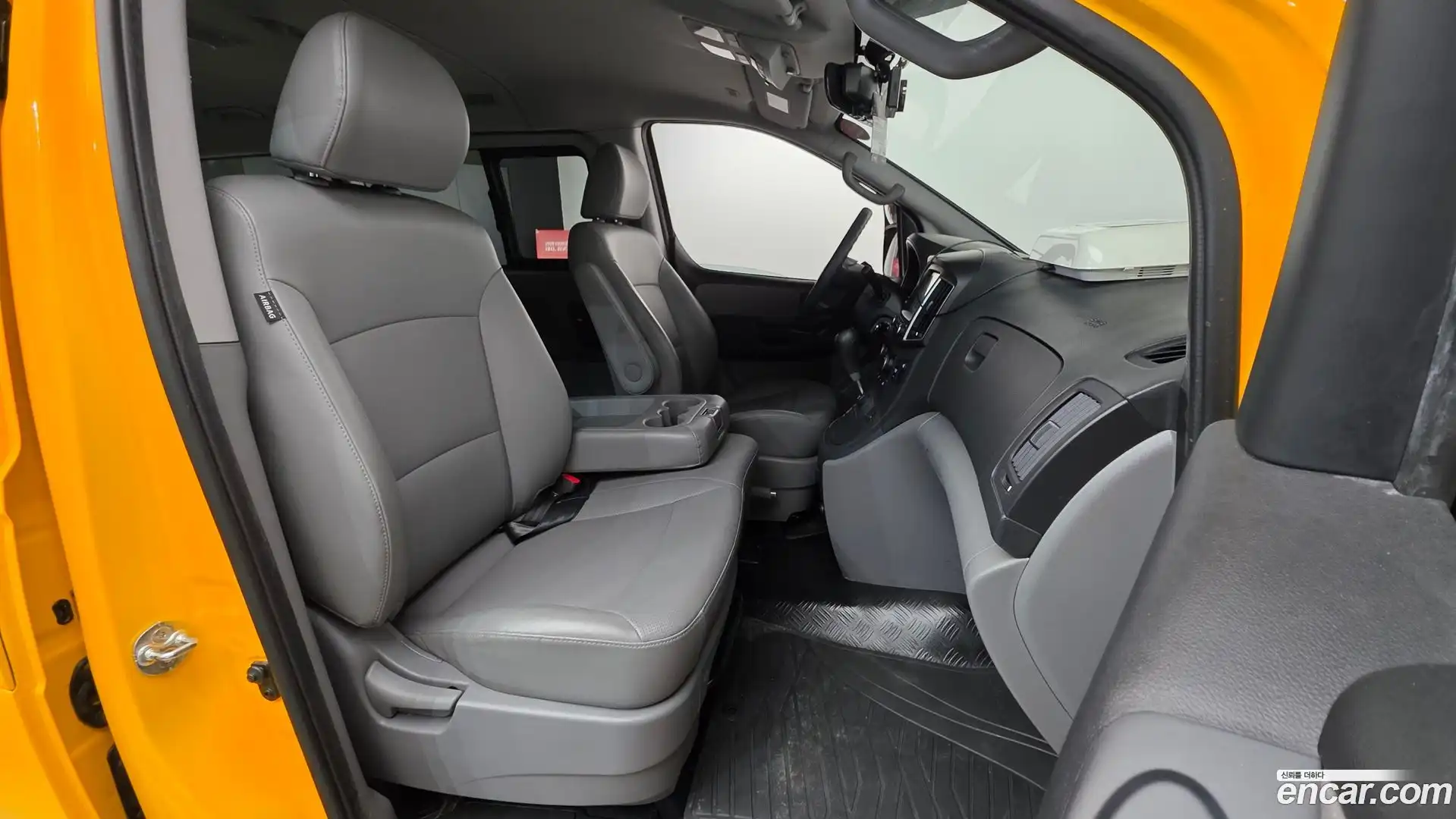 Starex Hyundai 2018.10-INNER-010