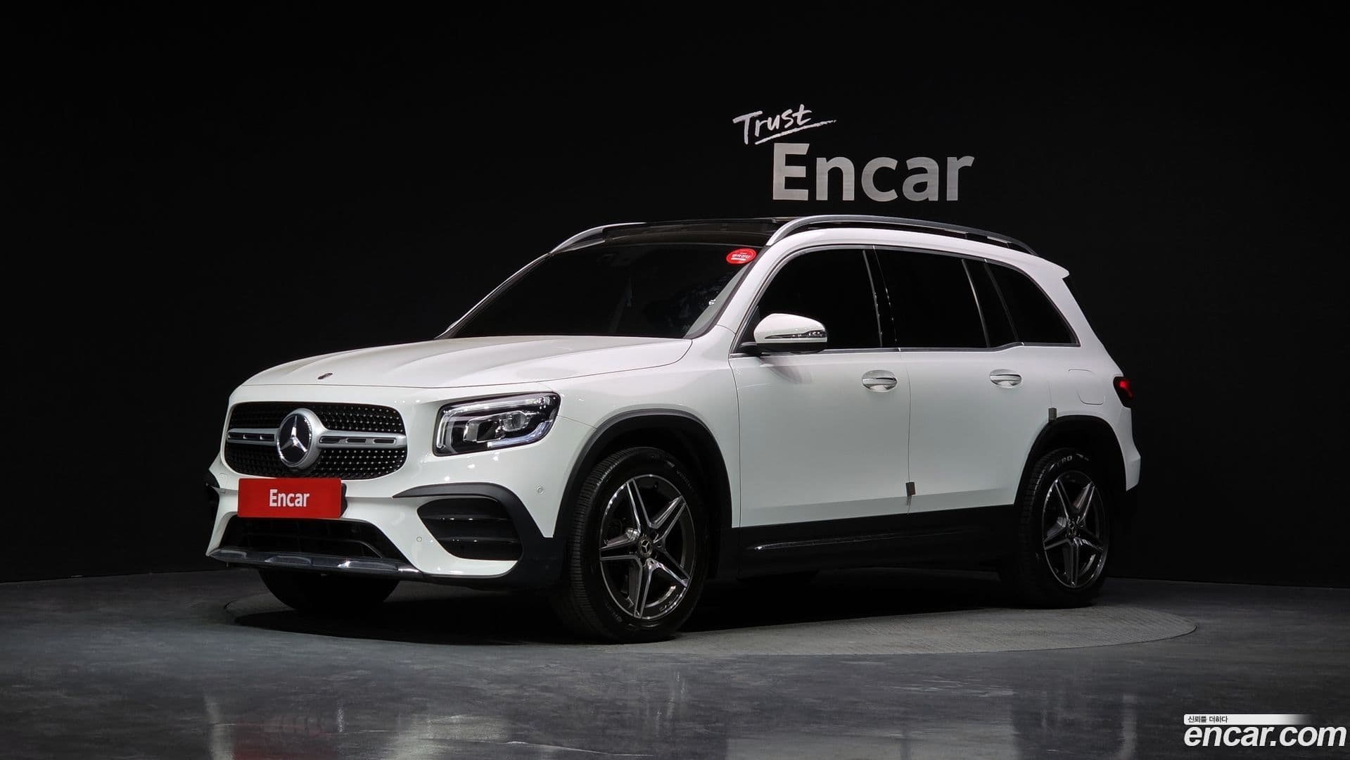 Main__Slider__Photo:GLB-Class Mercedes-Benz 2020.8-0