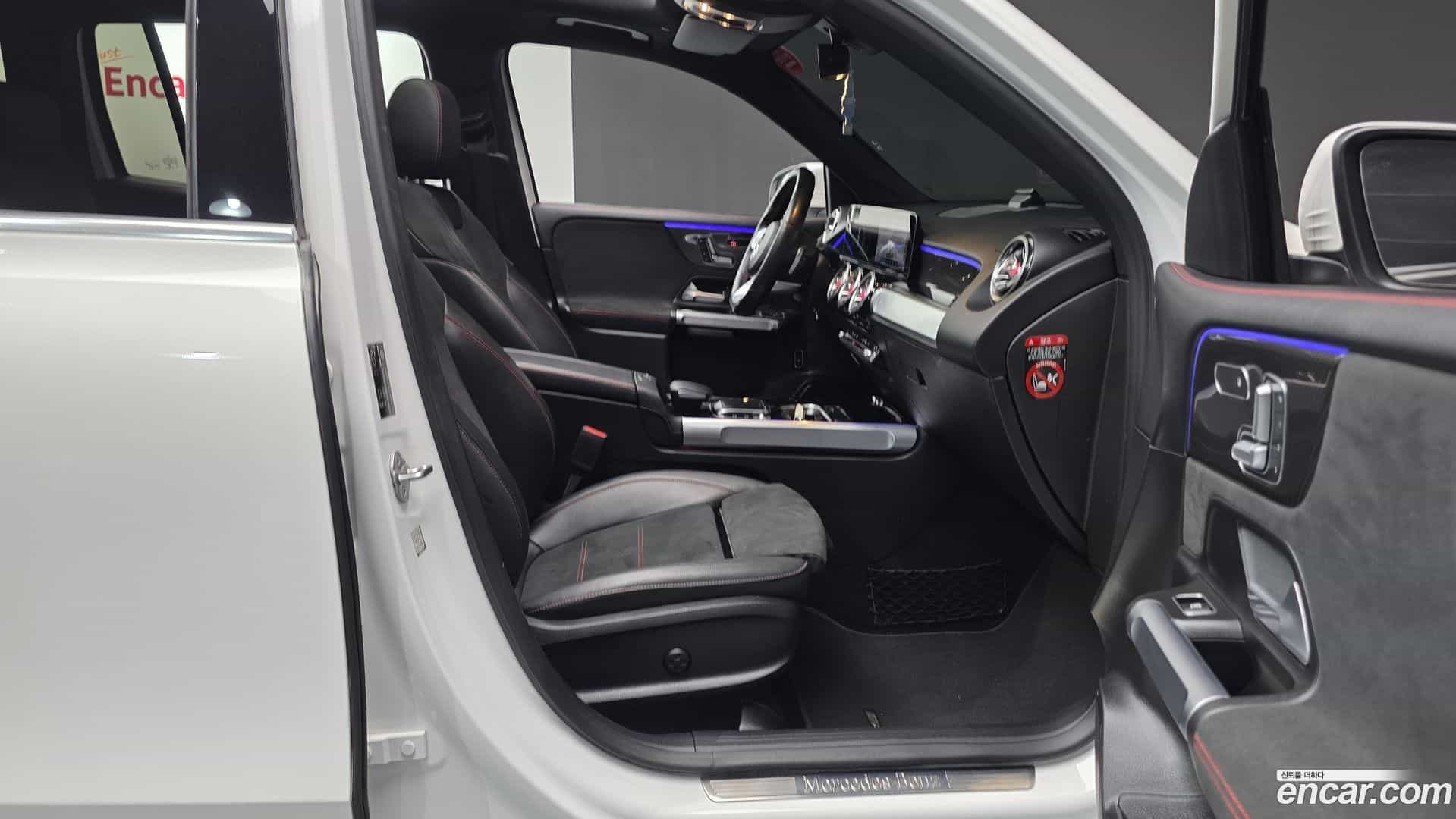 GLB-Class Mercedes-Benz 2020.8-OPTION-015