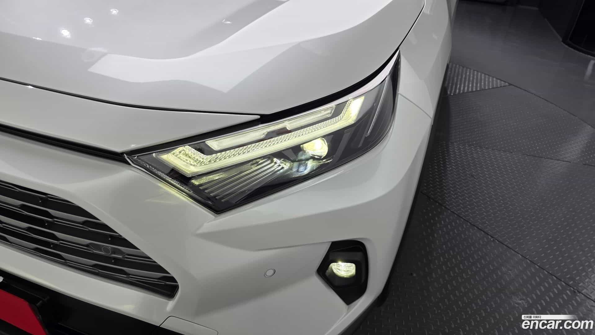 RAV4 Toyota 2024.1-OUTER-032