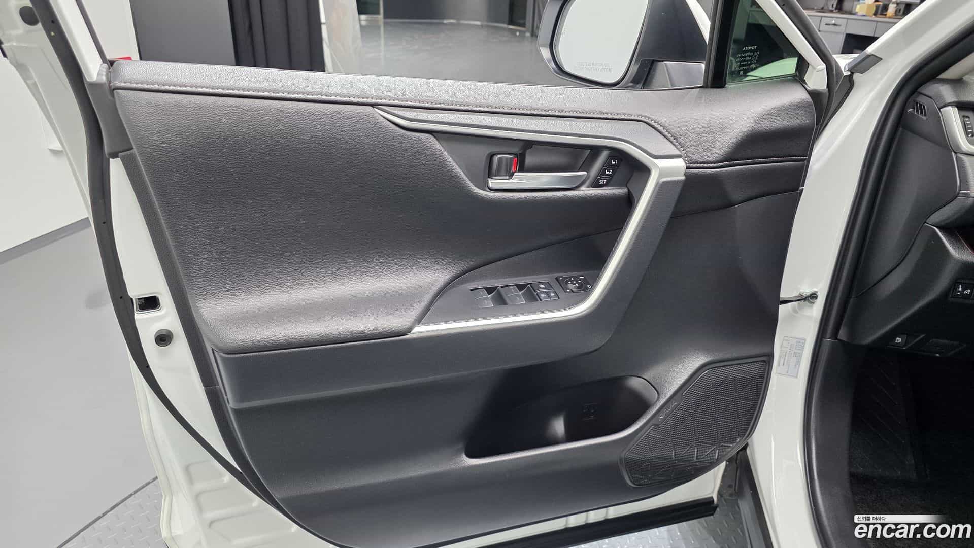 RAV4 Toyota 2024.1-INNER-034