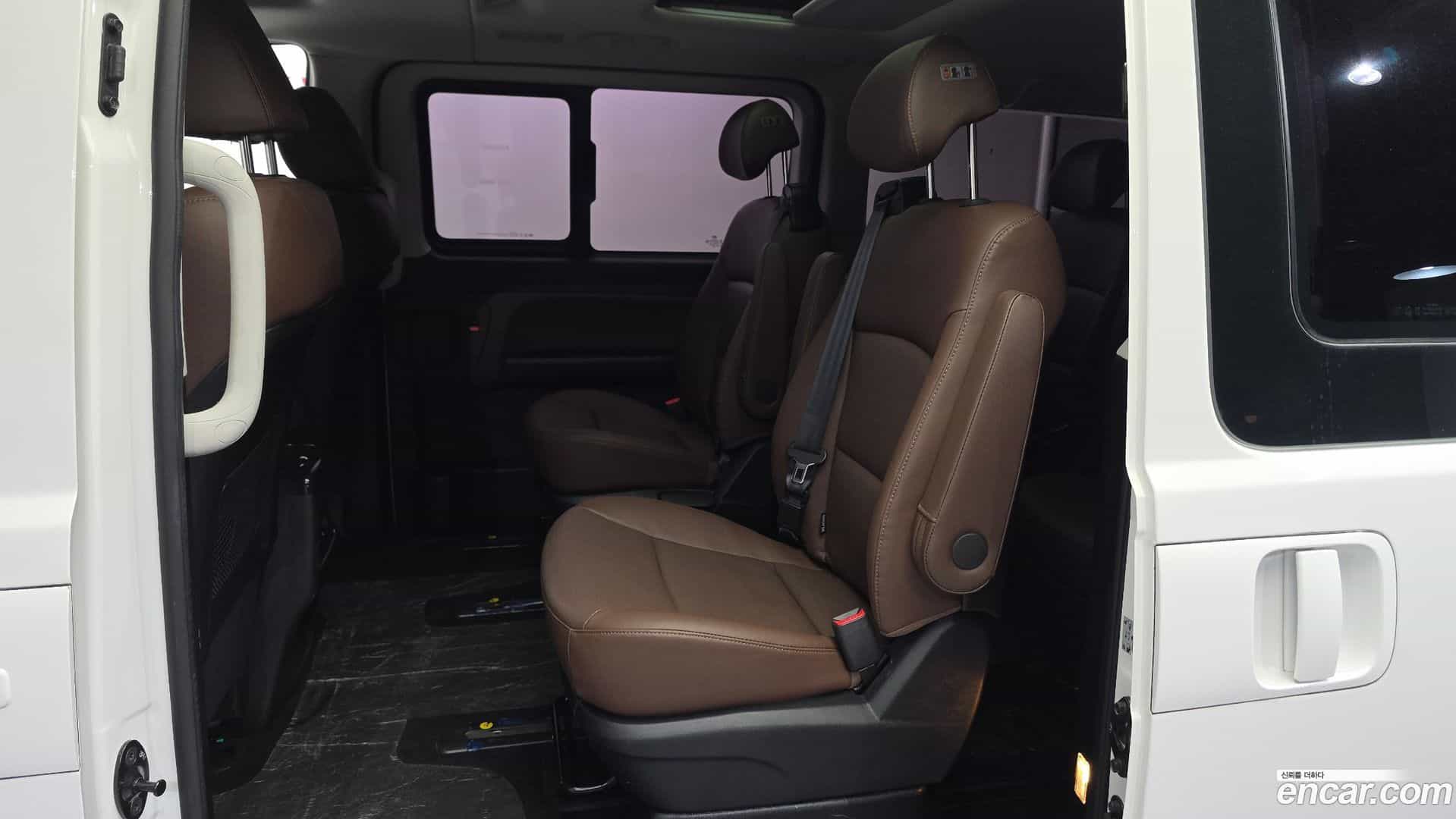 Starex Hyundai 2020.9-OPTION-015