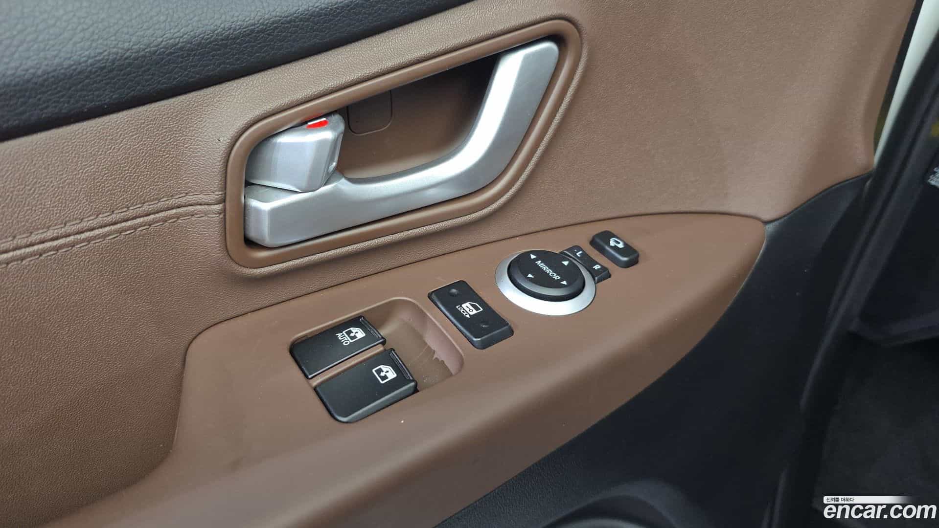 Starex Hyundai 2020.9-OPTION-016
