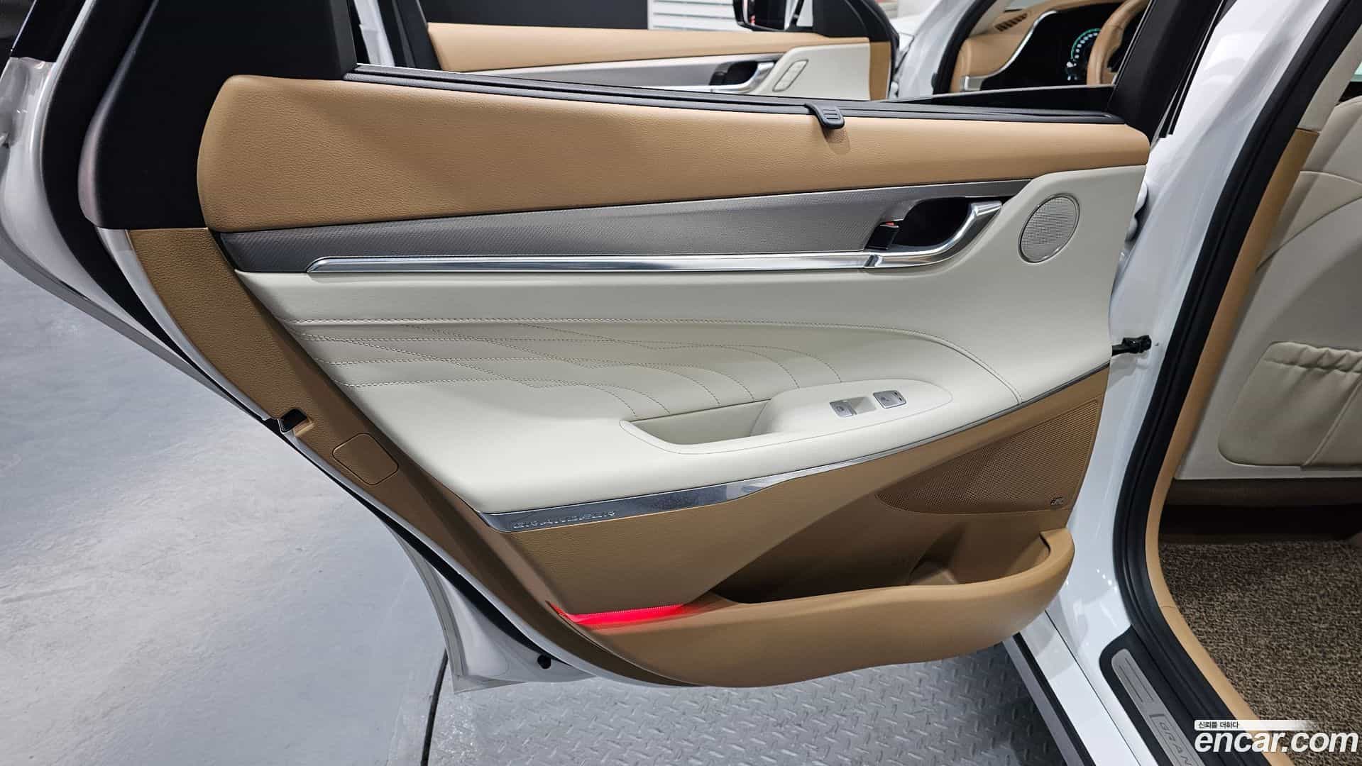 Grandeur Hyundai 2021.2-INNER-035
