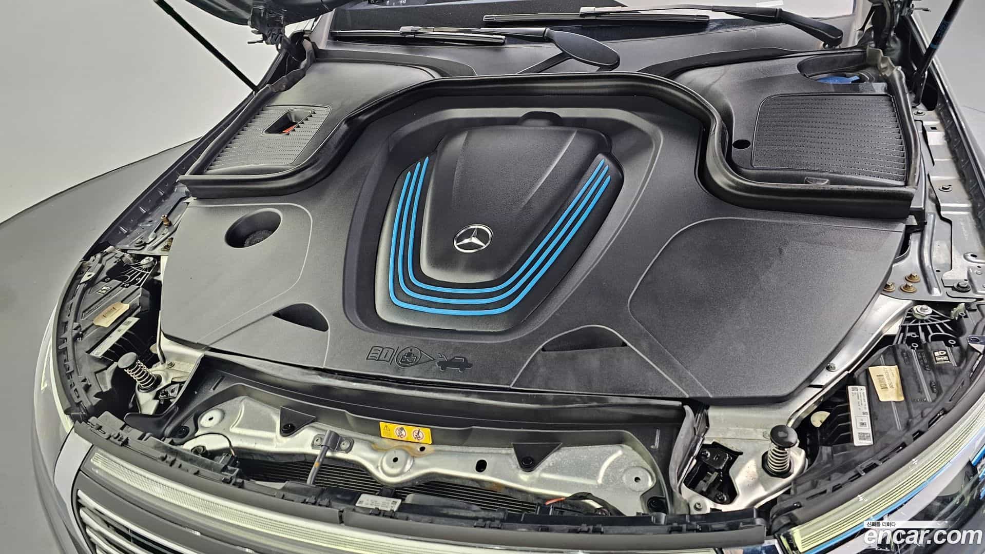 EQC Mercedes-Benz 2020.10-OUTER-006