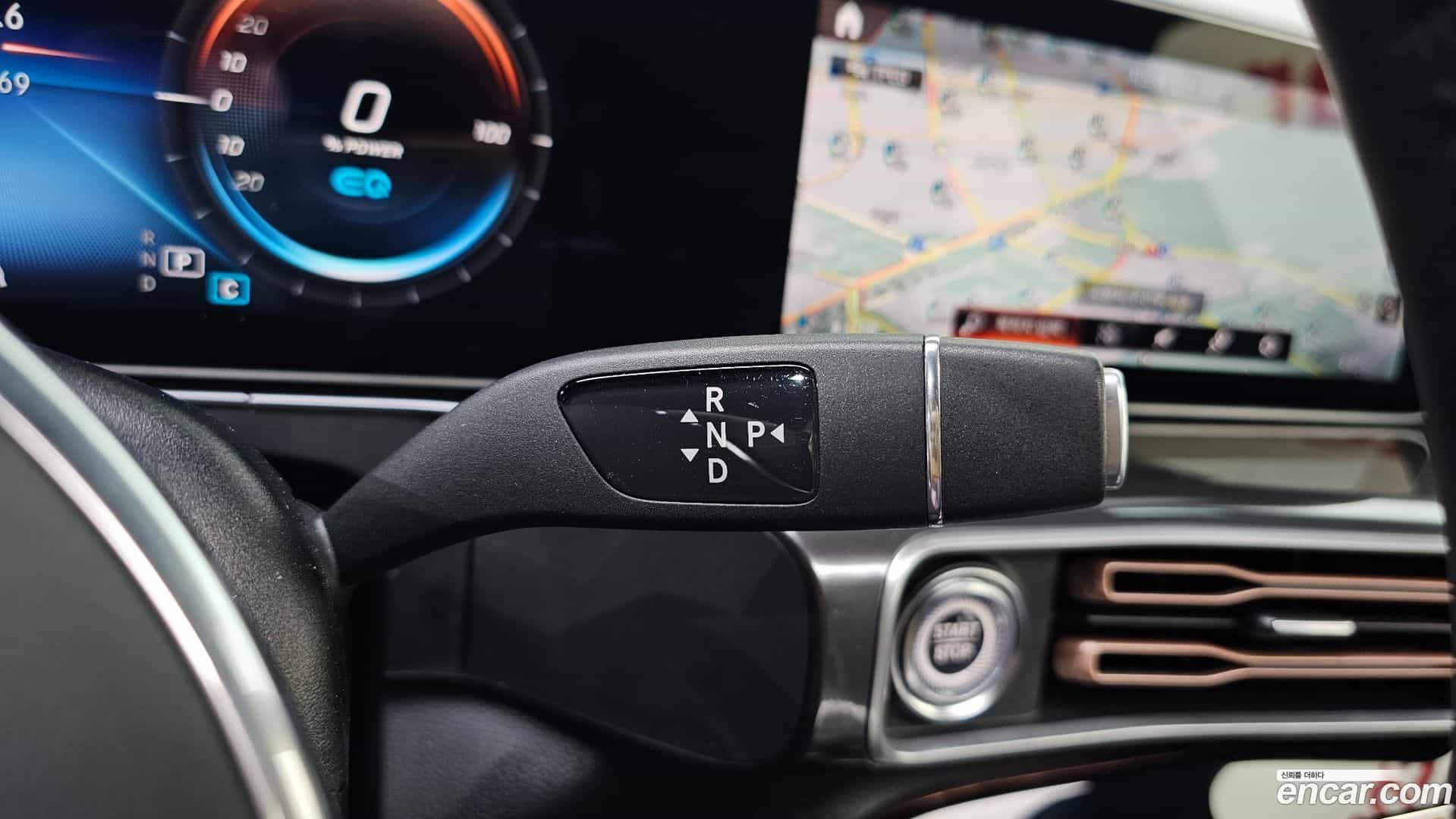EQC Mercedes-Benz 2020.10-INNER-009