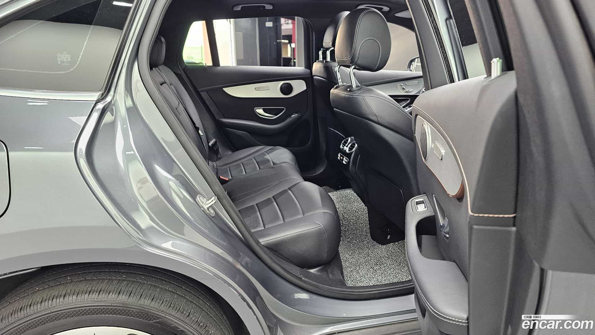 EQC Mercedes-Benz 2020.10-OPTION-016