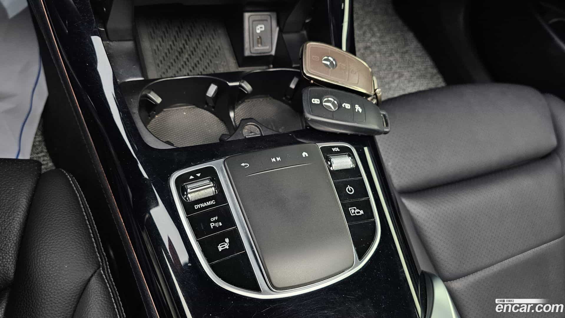 EQC Mercedes-Benz 2020.10-OPTION-021