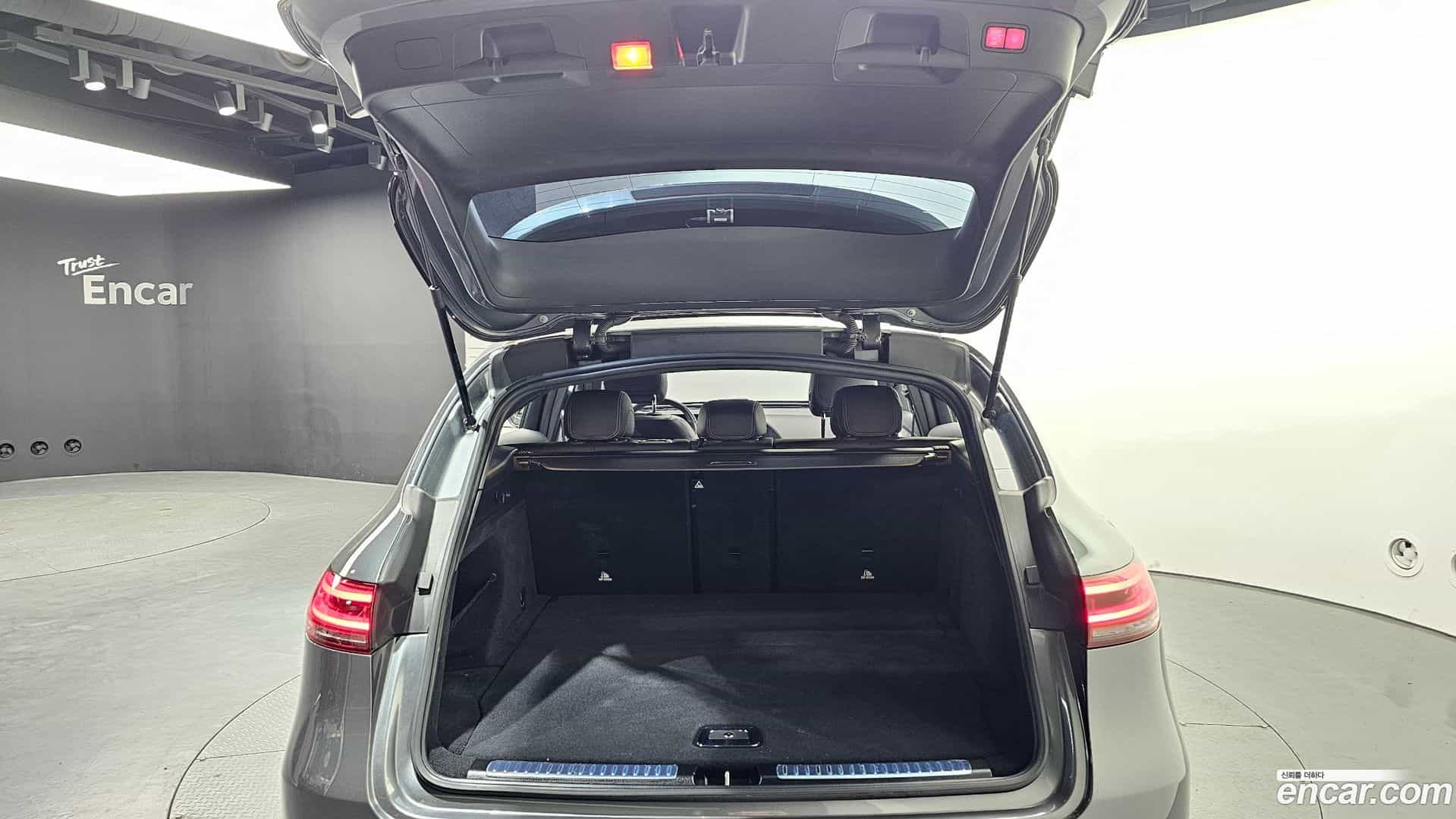 EQC Mercedes-Benz 2020.10-OPTION-024