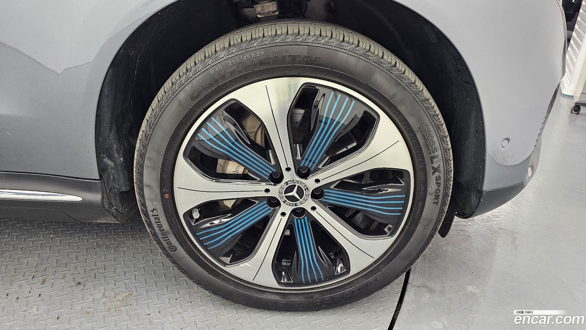 Main__Slider__Photo:EQC Mercedes-Benz 2020.10-20