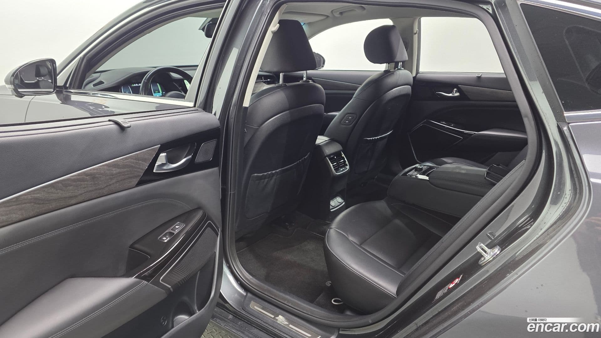 Main__Slider__Photo:K7 Kia 2021.2-25