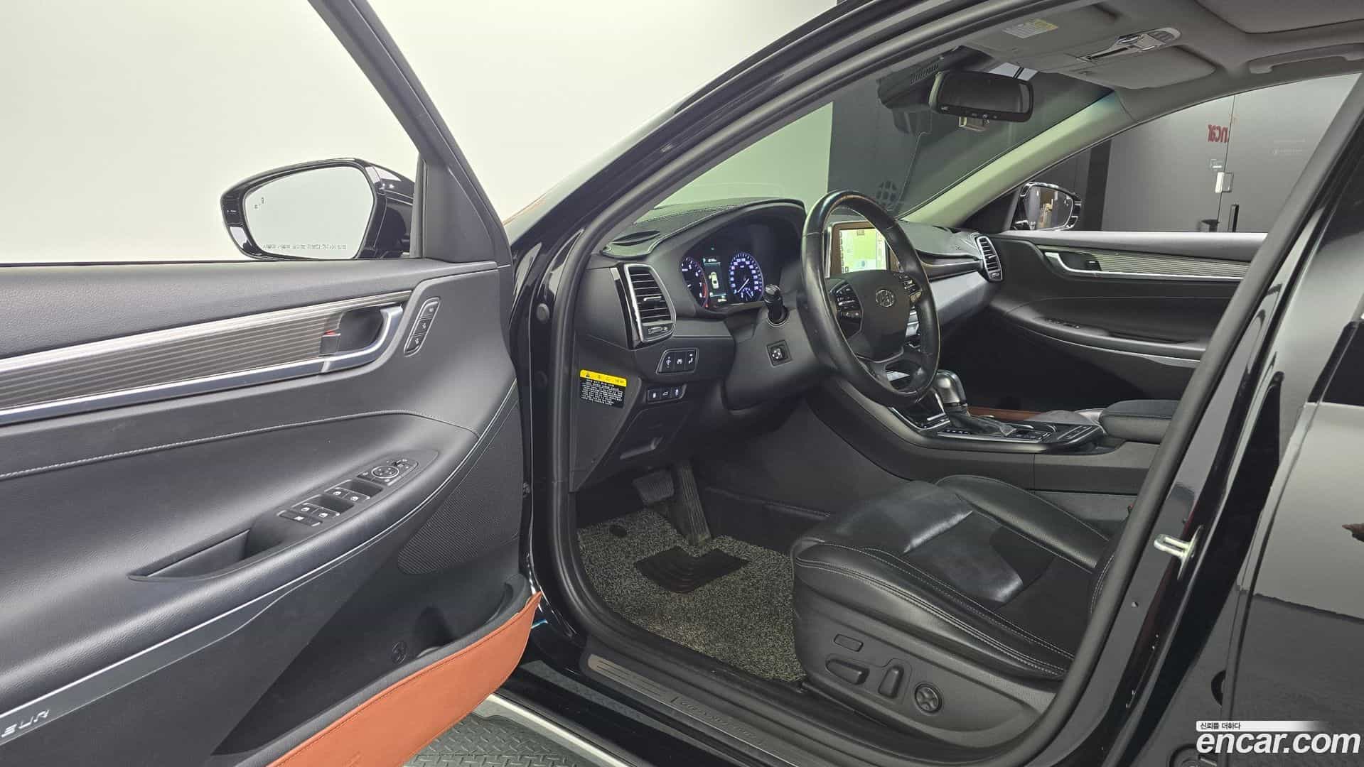 Grandeur Hyundai 2017.6-INNER-010