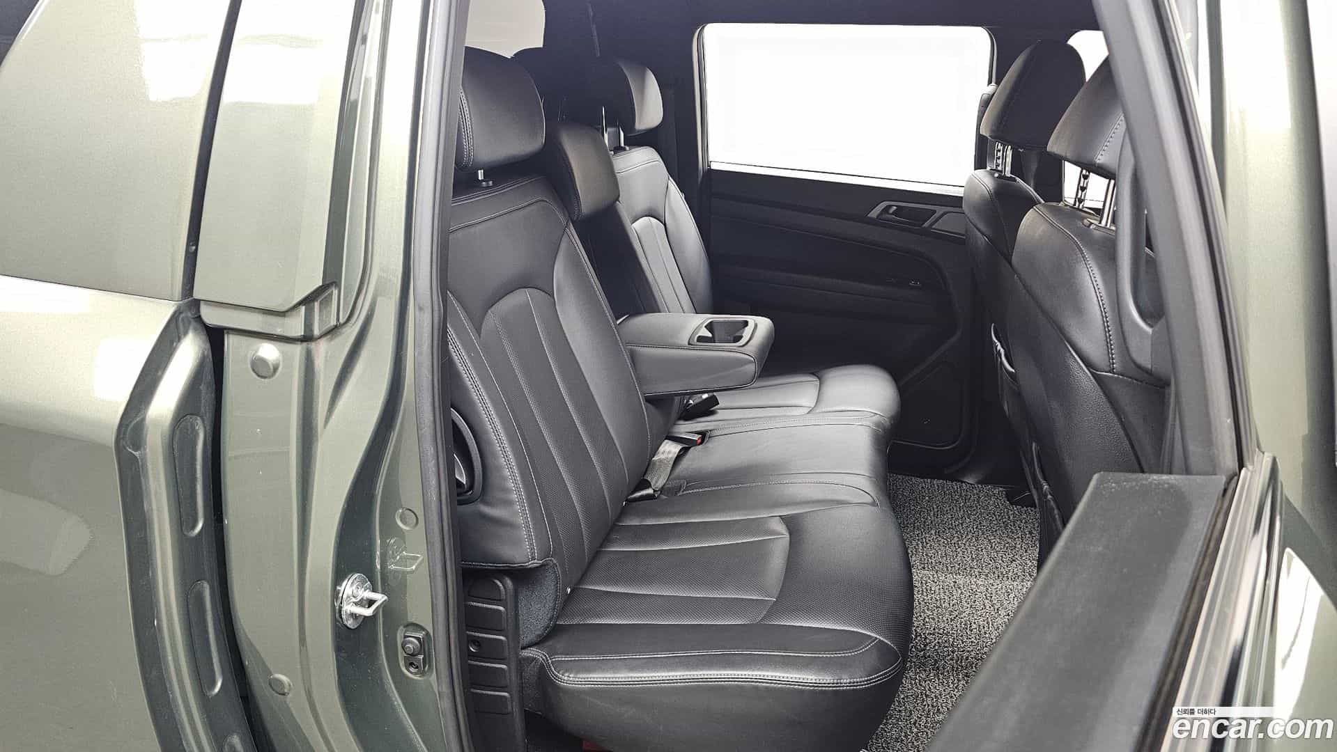 Rexton KG Mobility 2022.0-INNER-036
