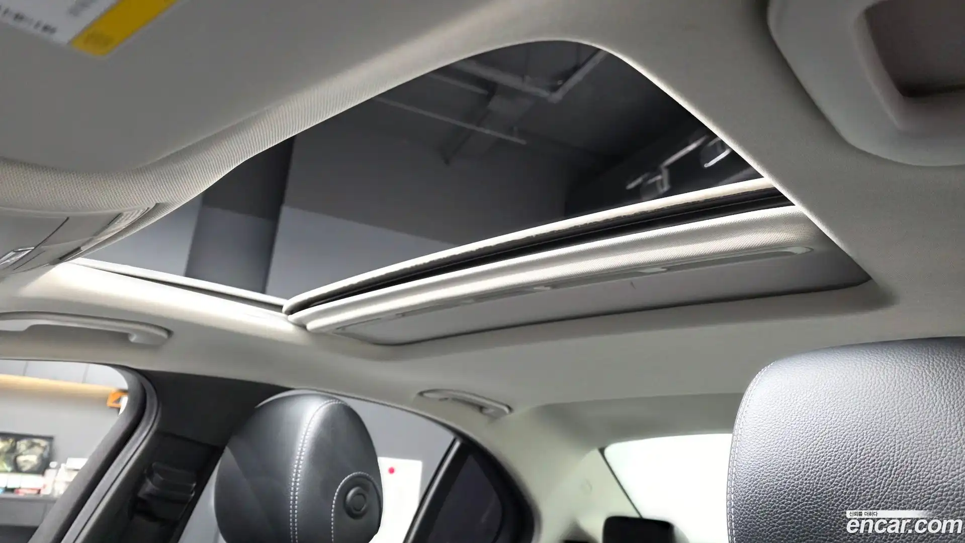 C-Class Mercedes-Benz 2016.5-OPTION-021