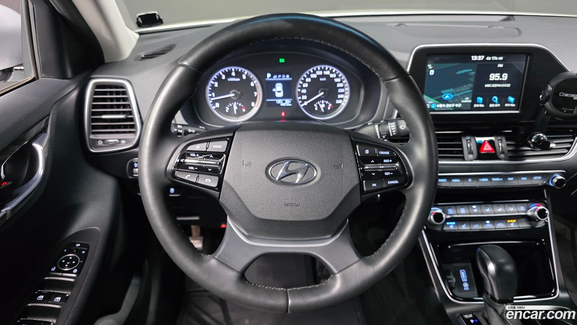 Main__Slider__Photo:Grandeur Hyundai 2019.0-13