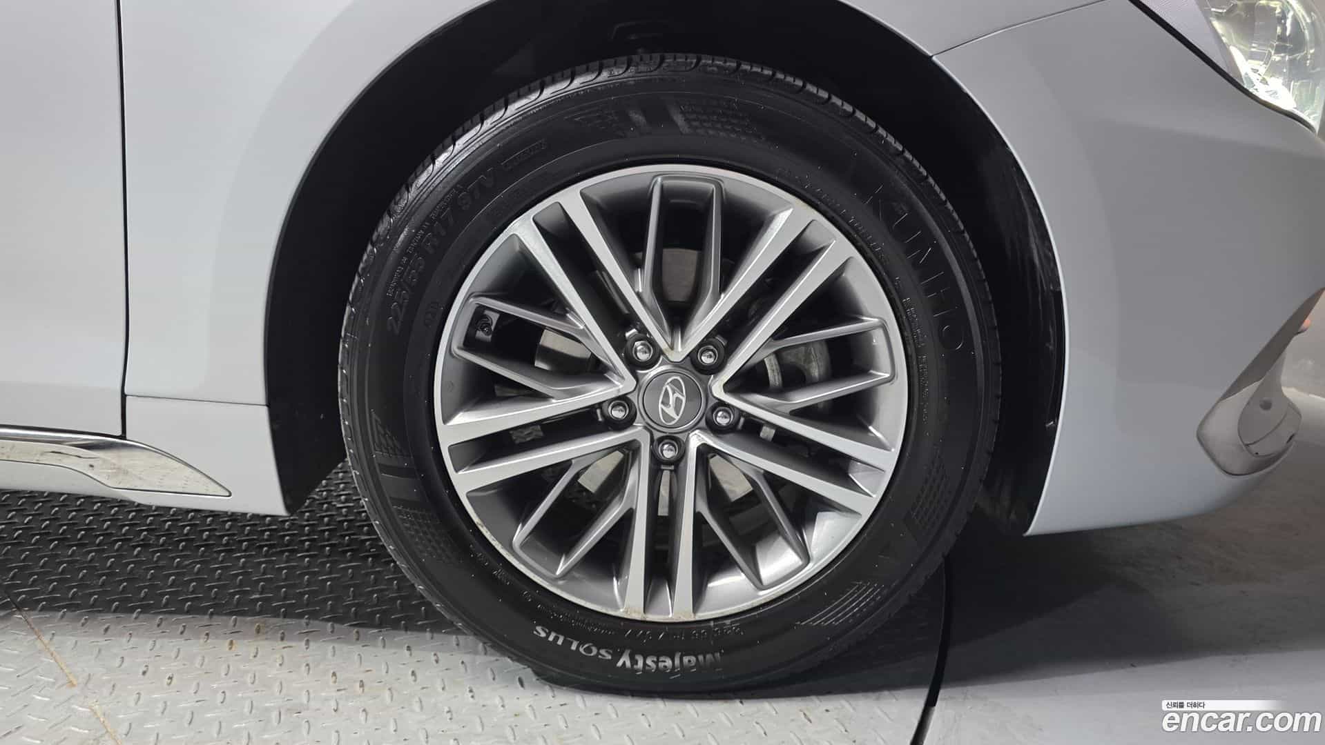 Grandeur Hyundai 2019.0-OUTER-031