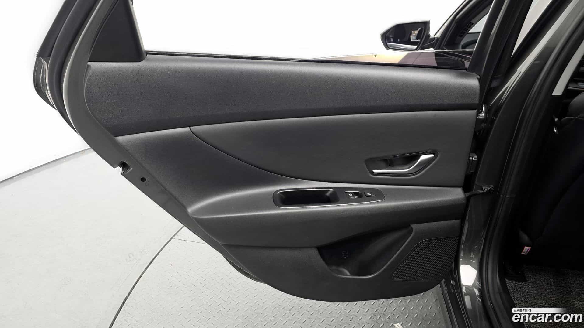 AVANTE Hyundai 2021.2-INNER-035