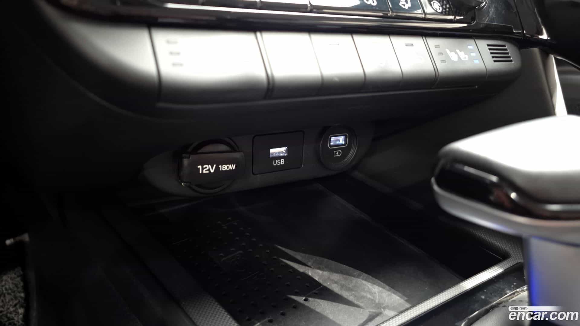 AVANTE Hyundai 2021.2-OPTION-042