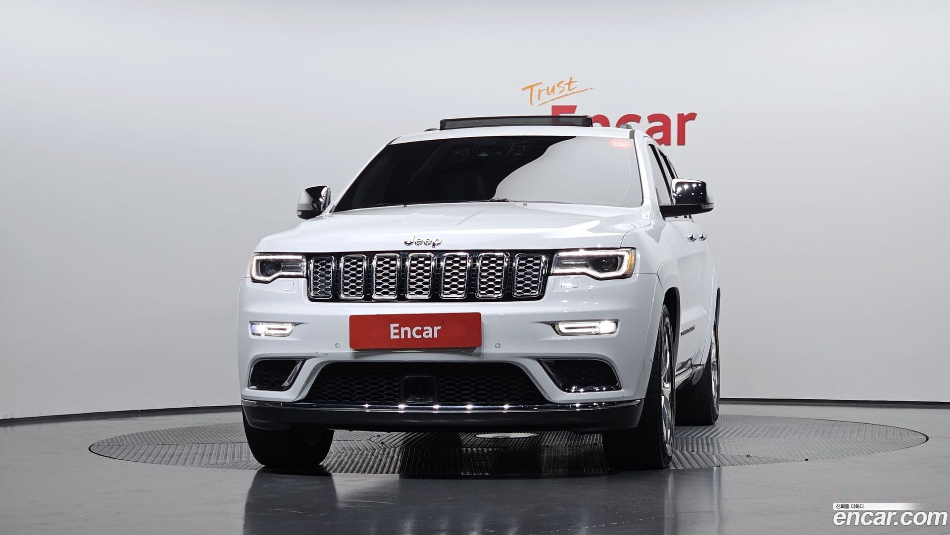 Main__Slider__Photo:Cherokee Jeep 2020.3-2