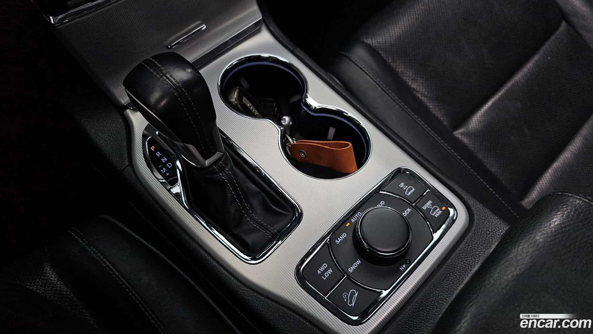 Cherokee Jeep 2020.3-INNER-009