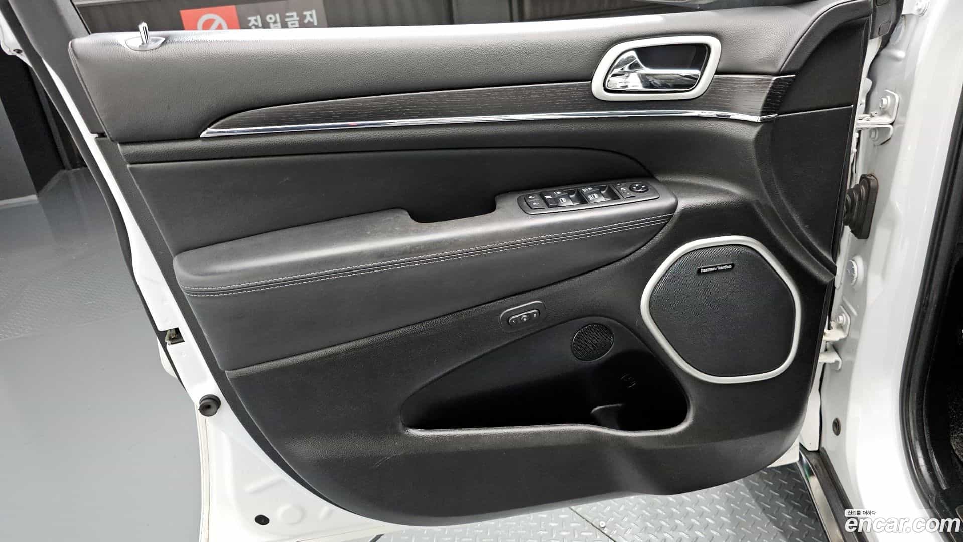 Cherokee Jeep 2020.3-INNER-034