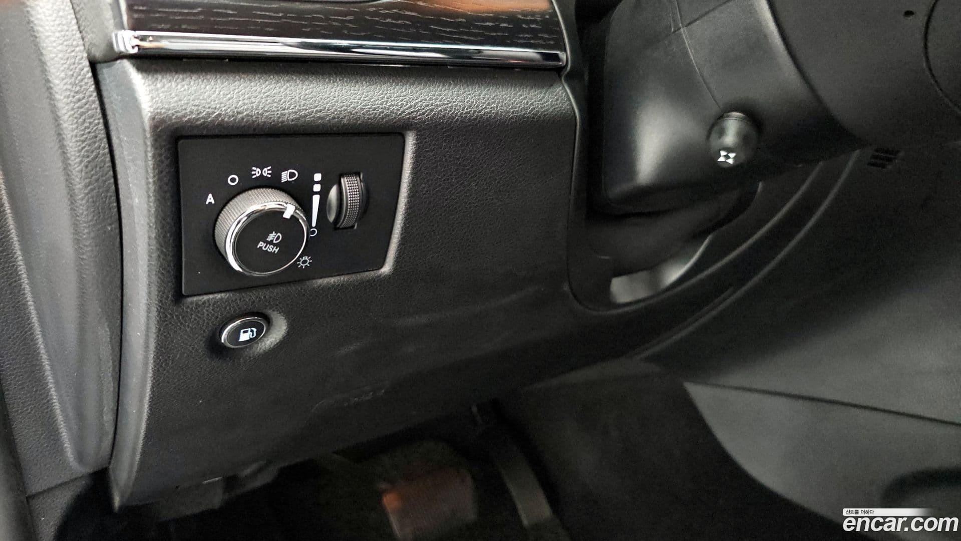 Main__Slider__Photo:Cherokee Jeep 2020.3-26
