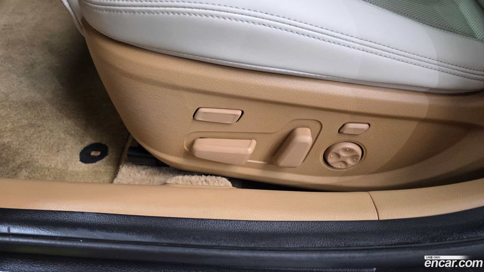 Grandeur Hyundai 2022.3-OPTION-050
