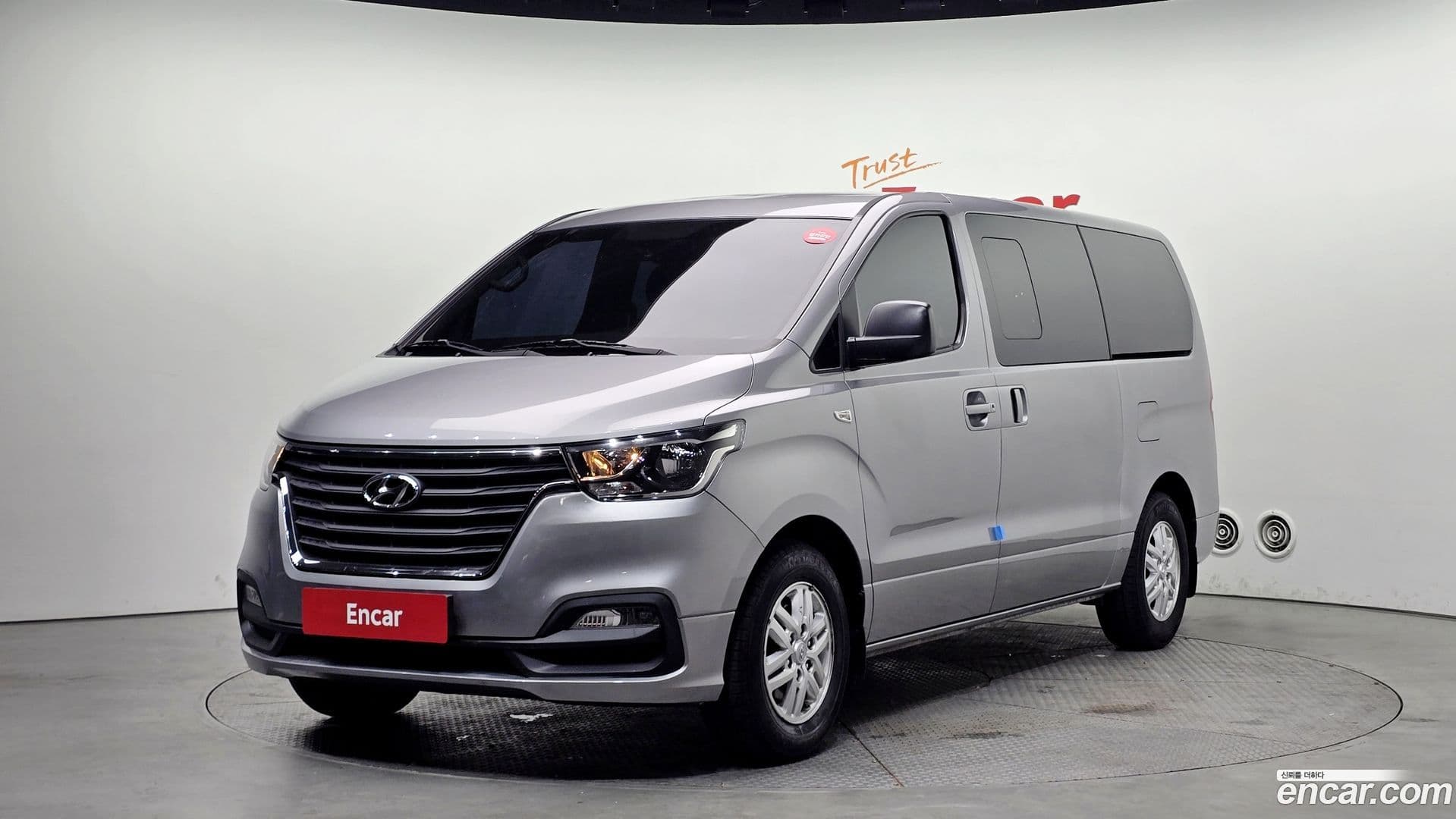 Main__Slider__Photo:Starex Hyundai 2019.8-0