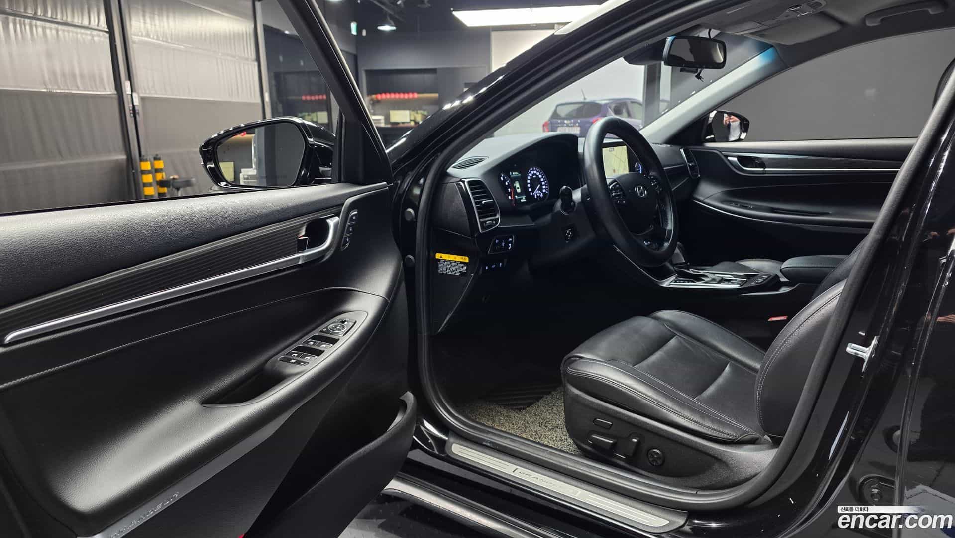Grandeur Hyundai 2018.5-INNER-010