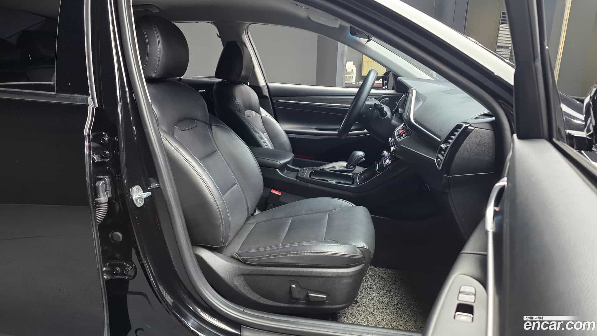 Grandeur Hyundai 2018.5-OPTION-015